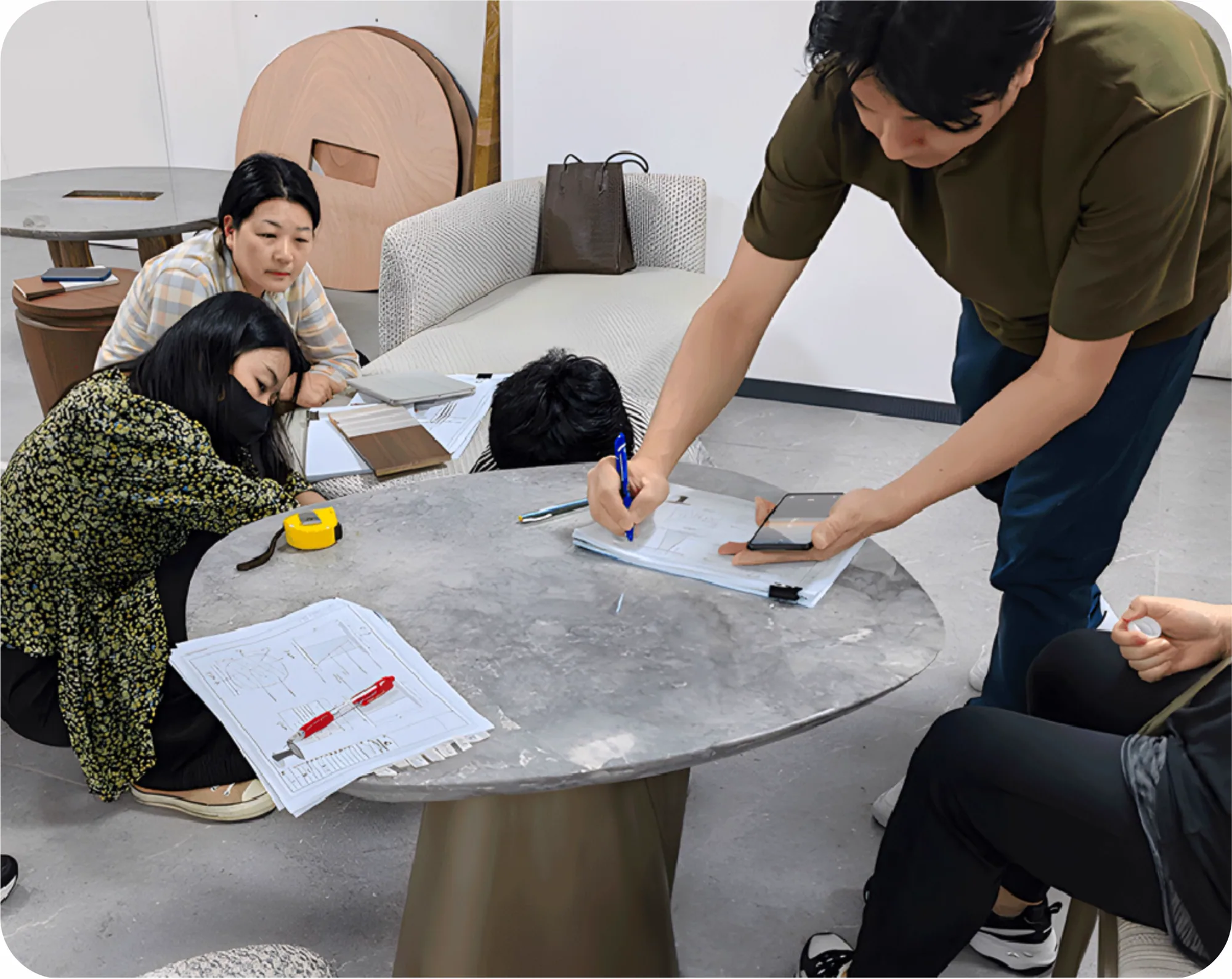 Measuring and planning on drawings