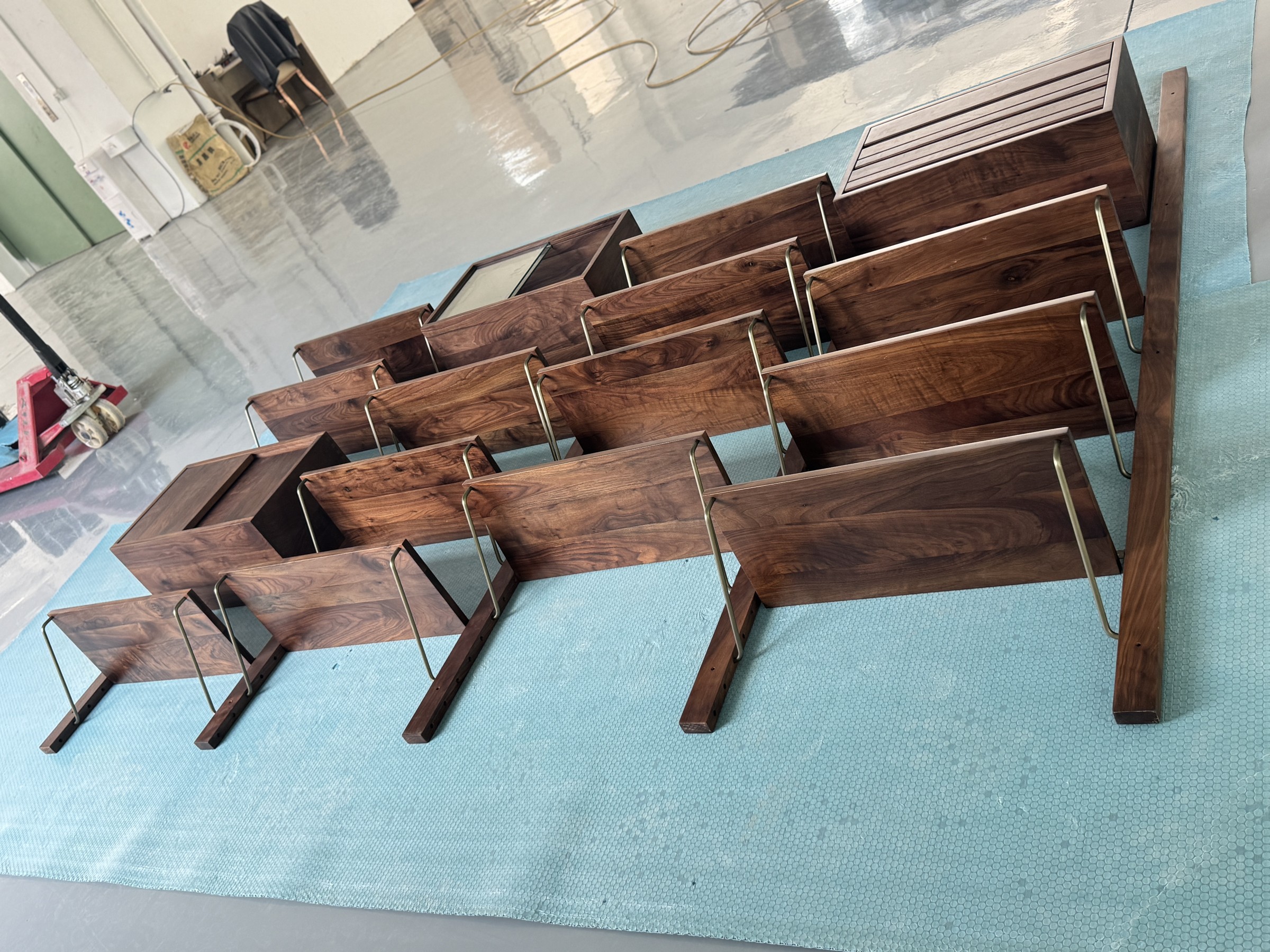 Final quality inspection of furniture before export packing