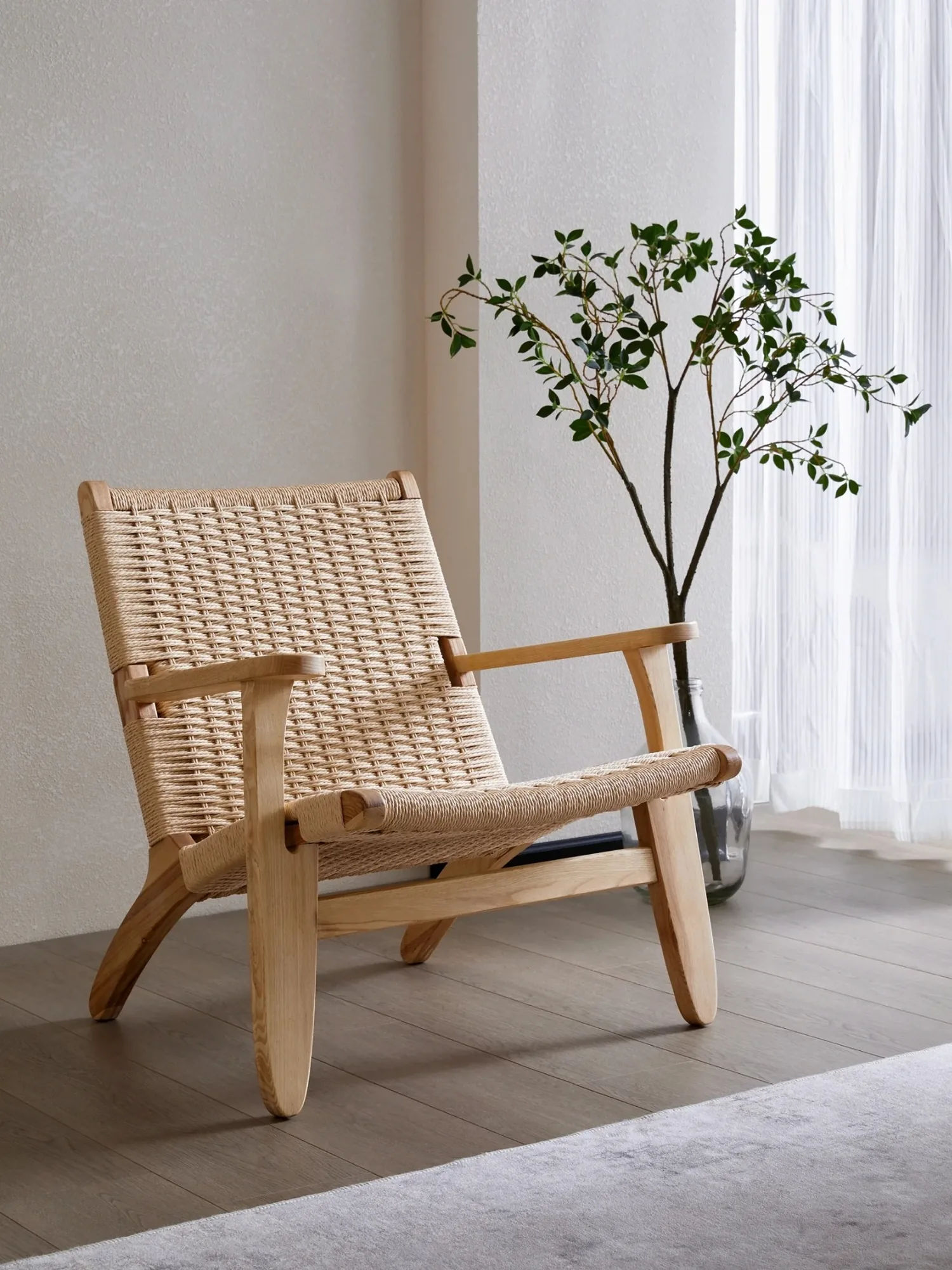 How to Choose the Right Lounge Chair