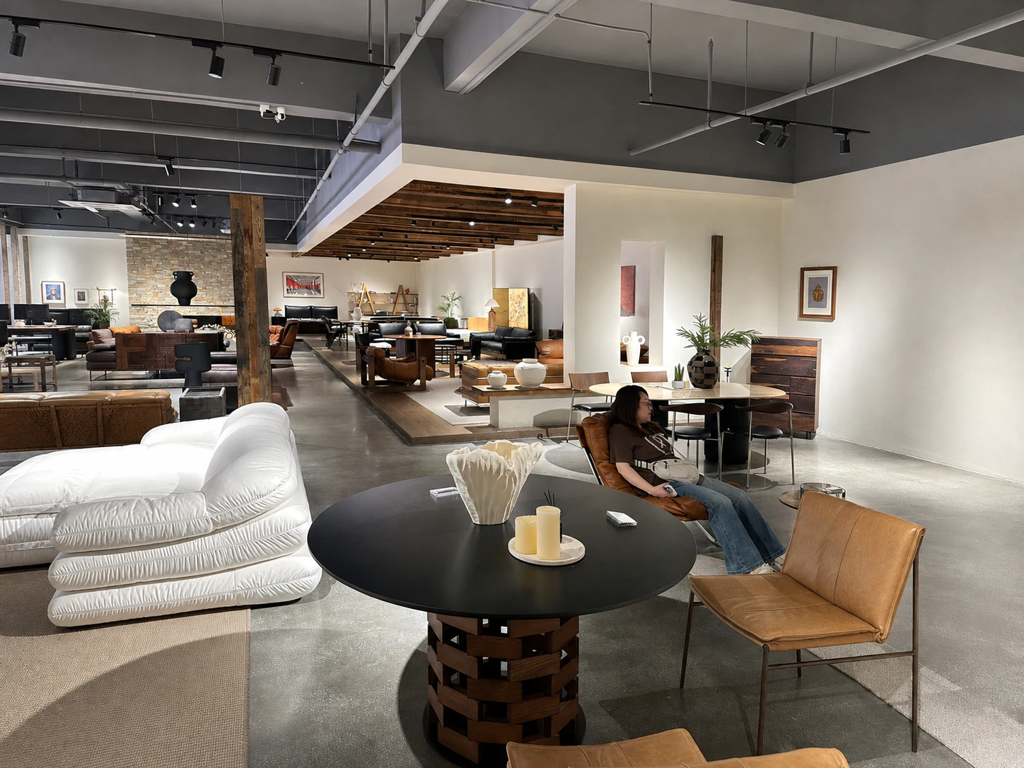Foshan furniture showroom with contemporary furniture