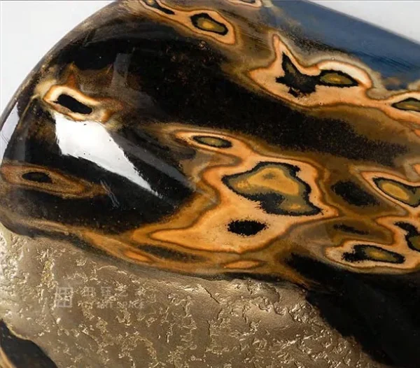 3D Draped Bronze Lacquer Wall Sculpture, 70 x 160 cm in bronze — detail