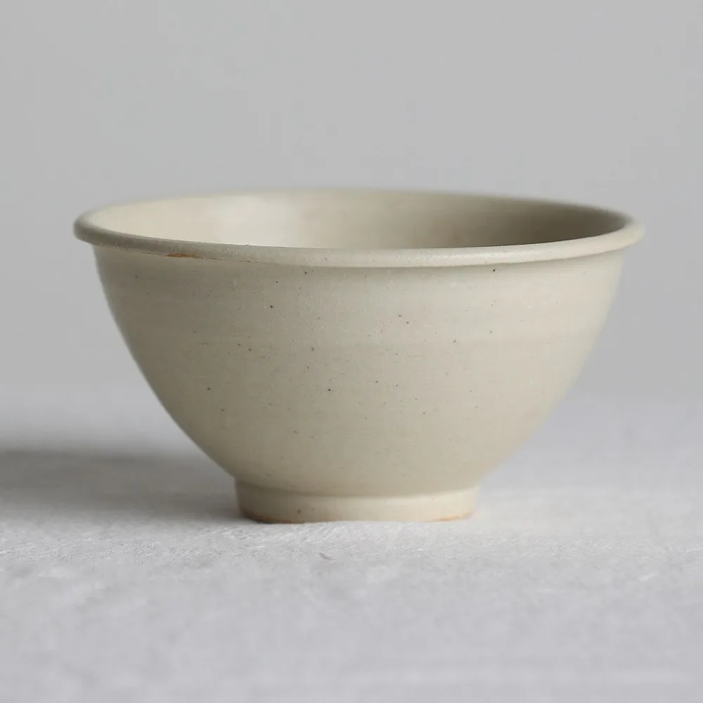 Artist Collaboration Rice-Glaze Plain Ceramic Bowl in oatmeal — front view