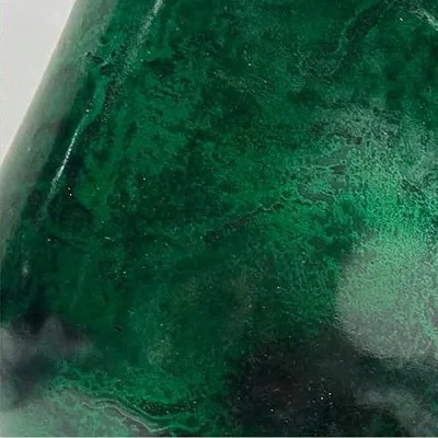 Green Lacquer Organic Sculpture, 23 x 21 x 32 cm in olive — detail