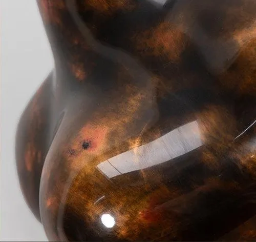 Tortoiseshell Lacquer Lobed Sculpture, 24 x 32 x 23 cm in clay — detail