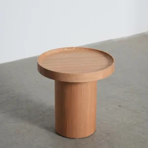 Red Oak Pedestal Side Table with Tray Top, 45 cm in natural oak — front view