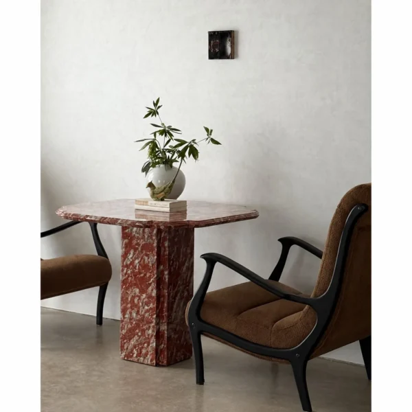 Yunqi Oriental Red Marble Side Table with Notched Top in red — in a room setting