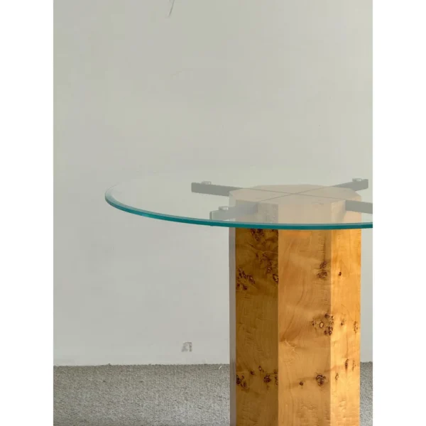 Burl Veneer Pedestal Table with Round Glass Top, 110 x 75 cm in clay — in a room setting