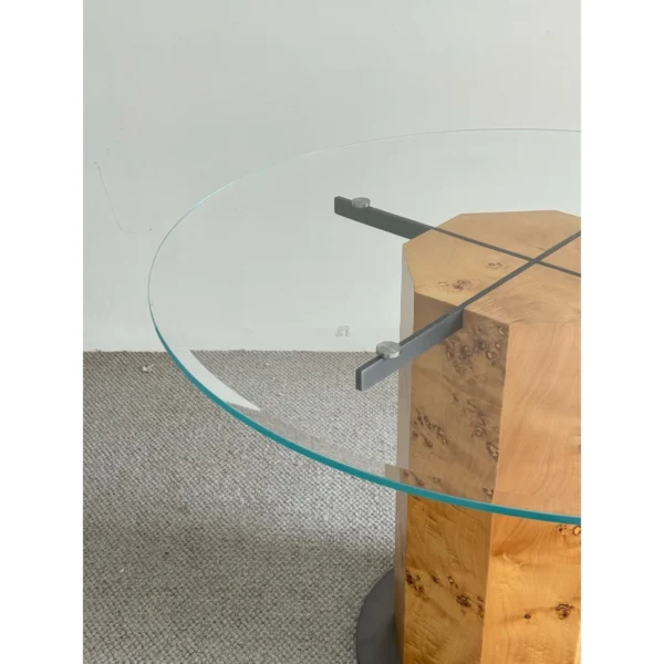 Burl Veneer Pedestal Table with Round Glass Top, 110 x 75 cm in clay — in a room setting