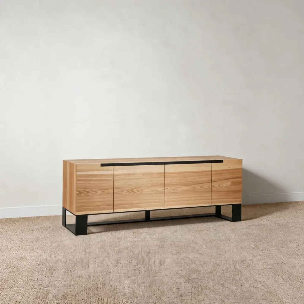 Connetable Low Table in solid wood — front view