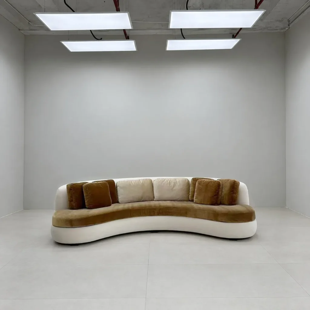 Solid wood Curved Sofa in solid wood — front view