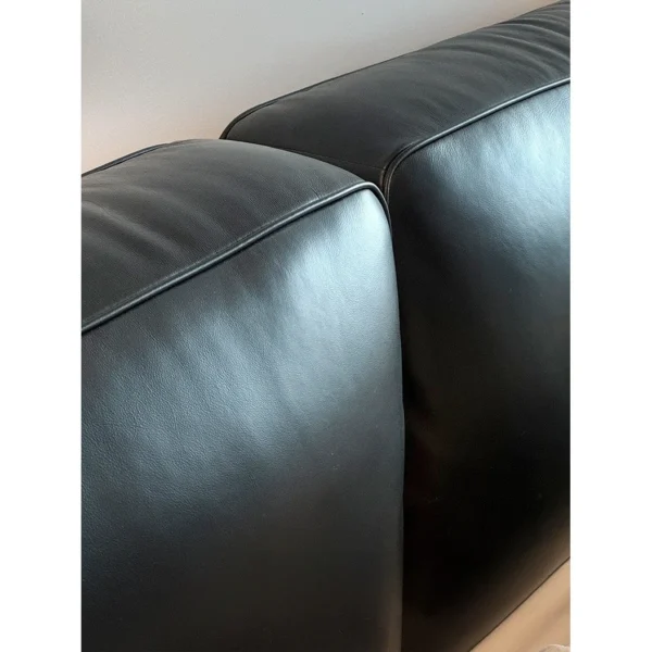Lengxu Black Leather Bed with Chrome Frame in black — in a room setting
