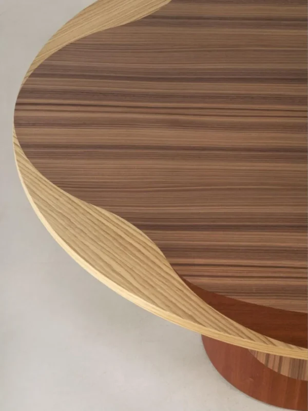 Inlaid Round Dining Table on Fluted Pedestal in natural oak — detail