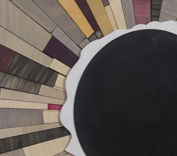 Radiating Tile Sunburst with Black Centre, 100 x 100 cm in slate — detail