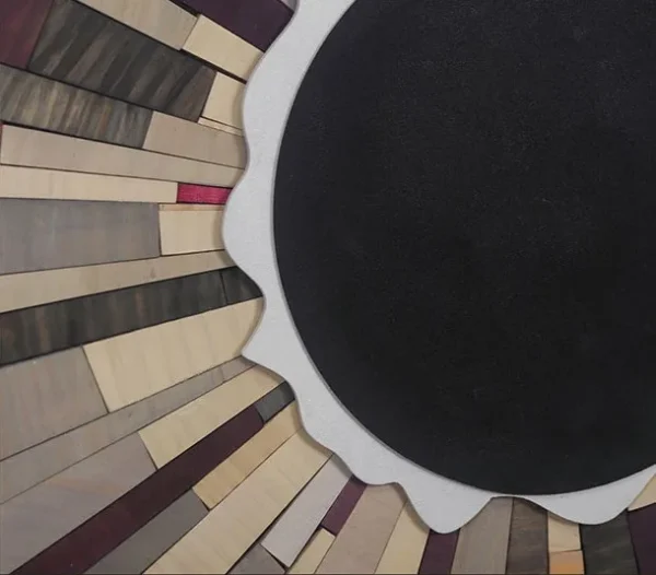 Radiating Tile Sunburst with Black Centre, 100 x 100 cm in slate — detail