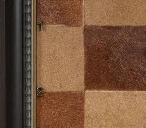 Leather Chessboard with Pieces in Black Frame, 38 x 38 cm — detail
