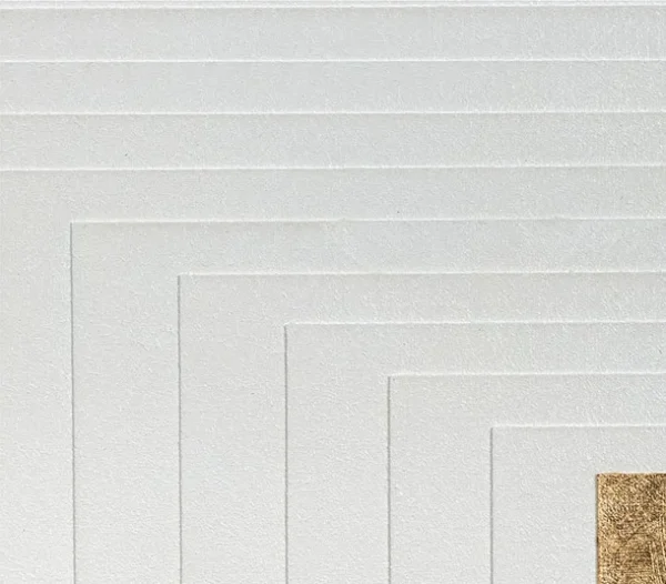White Concentric Square Relief with Gold Seal, 80 x 80 cm in ivory — detail