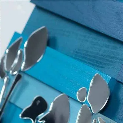 Blue Plank Panel with Copper Branch, 40 x 40 cm in blue — detail