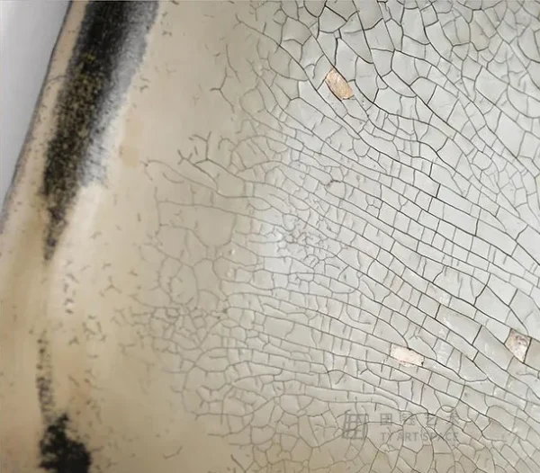 Cream Speckled Glazed Slab with Blue Edge, 98 x 98 cm in oatmeal — detail