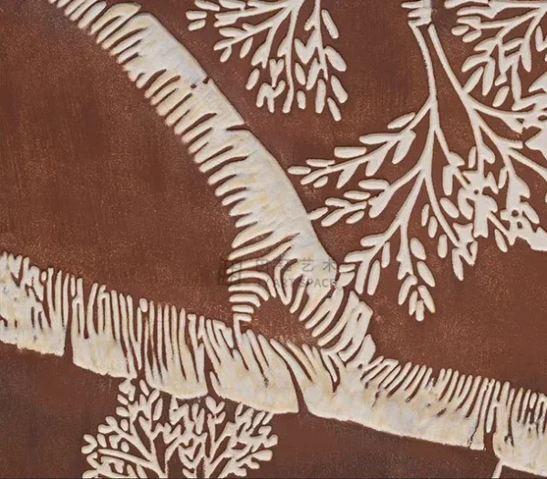 Wide Branch Relief in Rust and White, 150 x 80 cm — detail