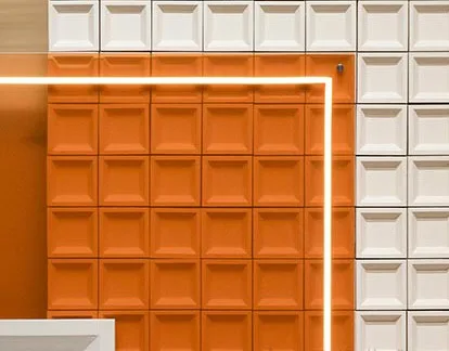 Orange Square on White Grid Relief, 100 x 100 cm in rust — detail