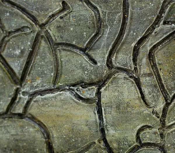 Small Crackle Tile in White Plaster Frame, 80 x 80 cm — detail