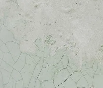 White Crackle Plaster Panel on Pale Green, 40 x 55 cm in ivory — detail