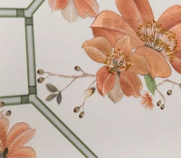 Wide Lattice and Maple Leaf Panel in oatmeal — detail
