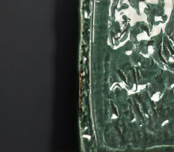 Green Tile in Marbled Wood Frame with Picture Light, 80 x — detail