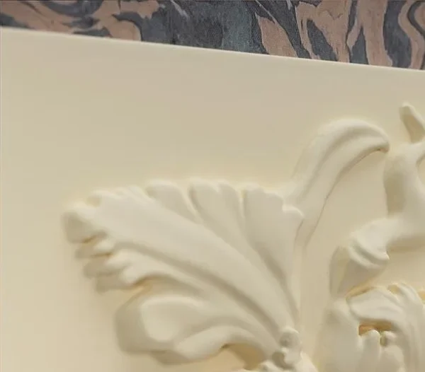 Cream Plaster Relief in Marbled Wood Frame, 70 x 70 cm — detail