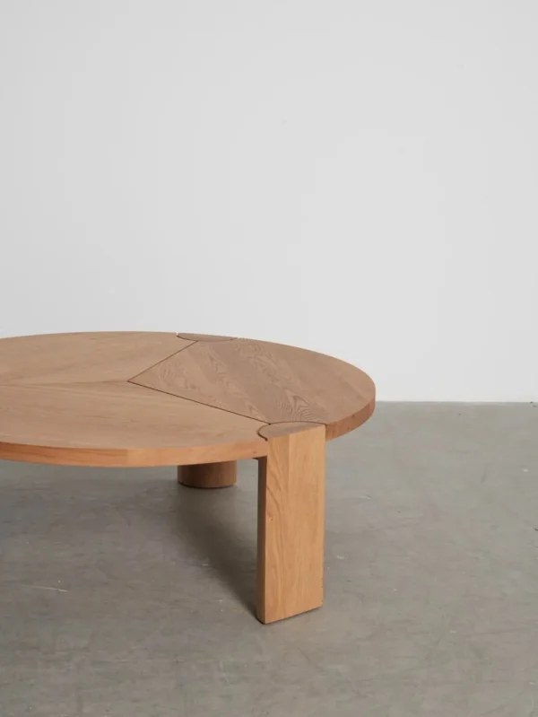 Oak Round Coffee Table with Three-Way Marquetry, 110 cm in natural oak — detail