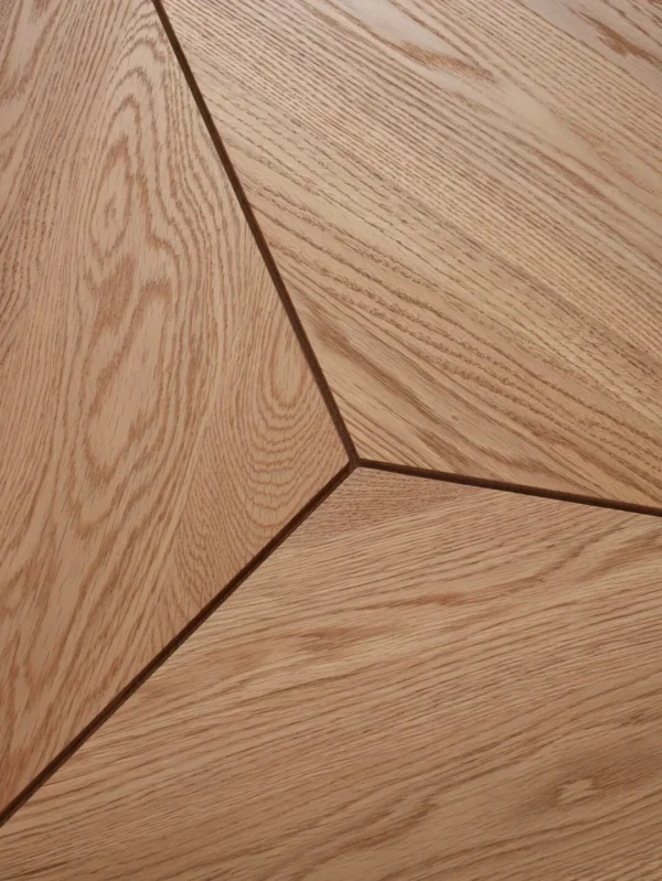Oak Round Coffee Table with Three-Way Marquetry, 110 cm in natural oak — detail