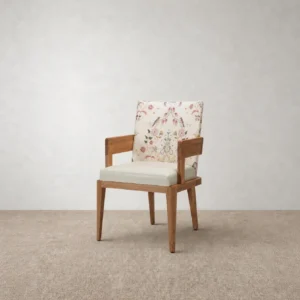 Robins Armchair in solid oak — front view