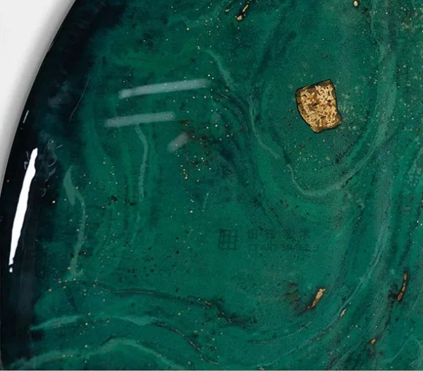 Round Malachite Glazed Disc with Gold Flecks, 150 cm in olive — detail