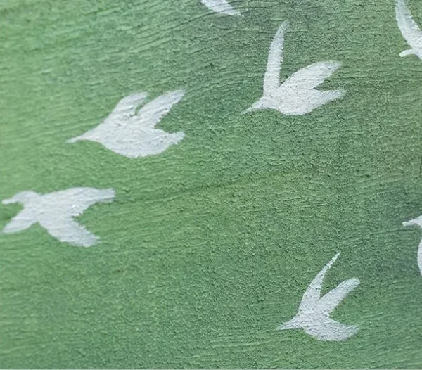 Green Field with Birds Painting in Black Frame, 70 x 70 cm — detail