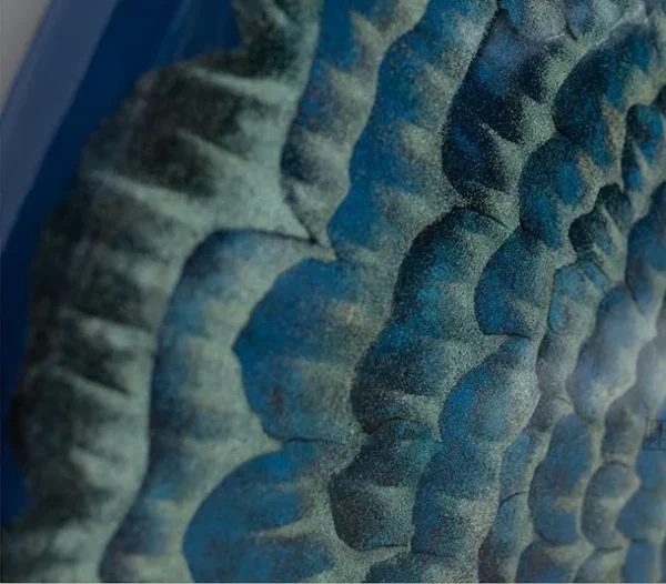Round Teal Ripple Relief Disc, 120 cm in blue — detail
