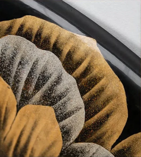 Round Carved Wood Feather Disc with Lacquer, 120 cm in brushed brass — detail