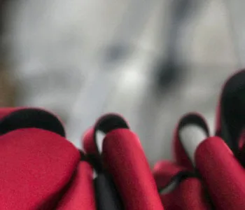 Red Fabric Petal Mirror Discs Set of 3, 70 cm Each in red — detail