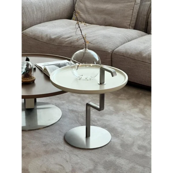 Yuanman Round Coffee Table Set with Tray Tops in black — in a room setting