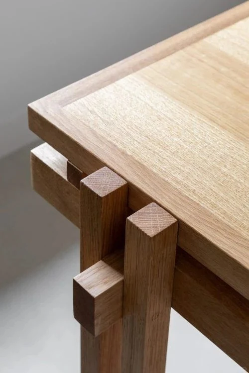 Table joint with concealed locking geometry