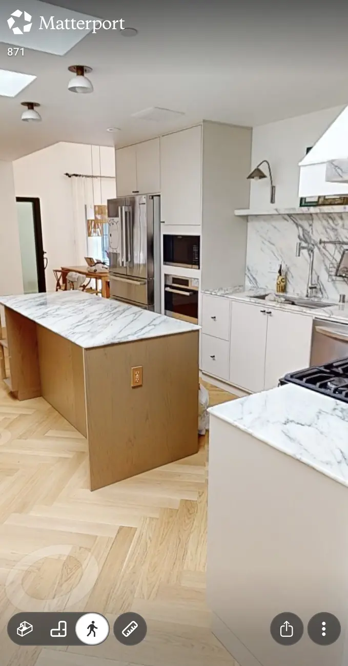 Installed custom kitchen cabinetry