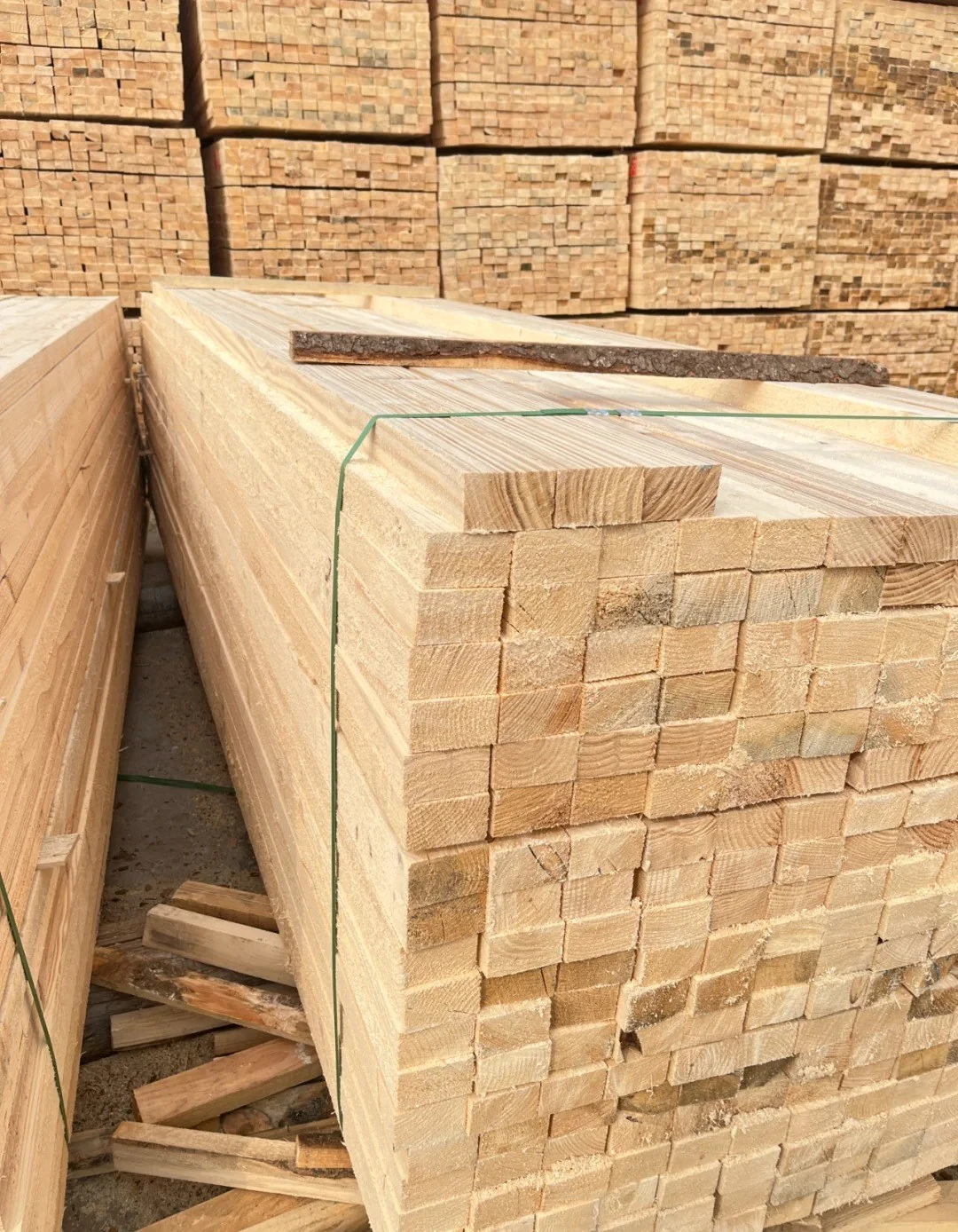 Bundled square lumber for furniture manufacturing