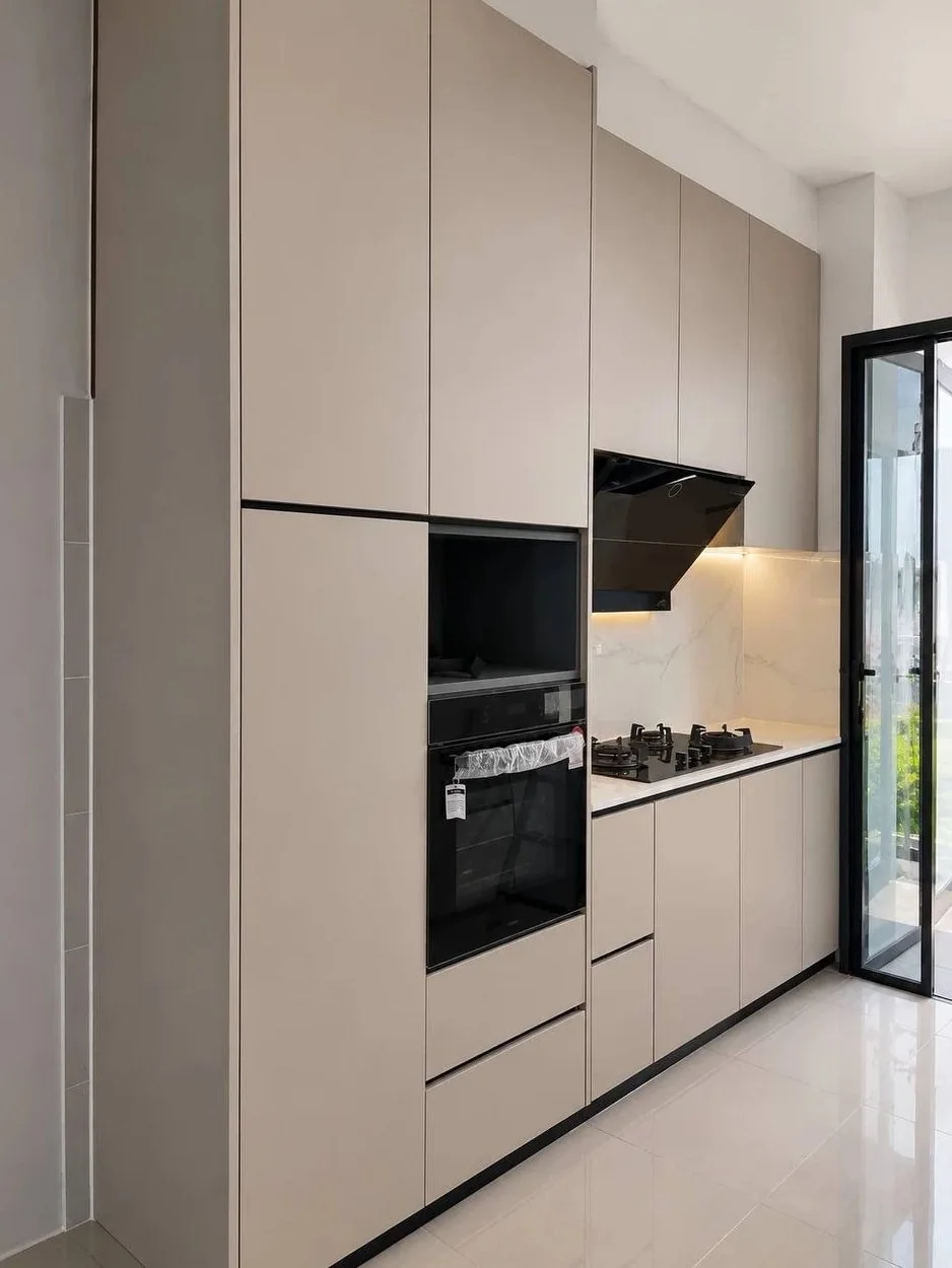 Lightweight aluminum helps large cabinet fronts stay visually thin while remaining practical for repeated opening.