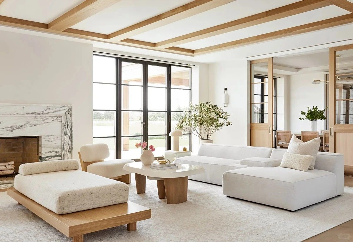 Modern residential interior inspiration, photograph 3