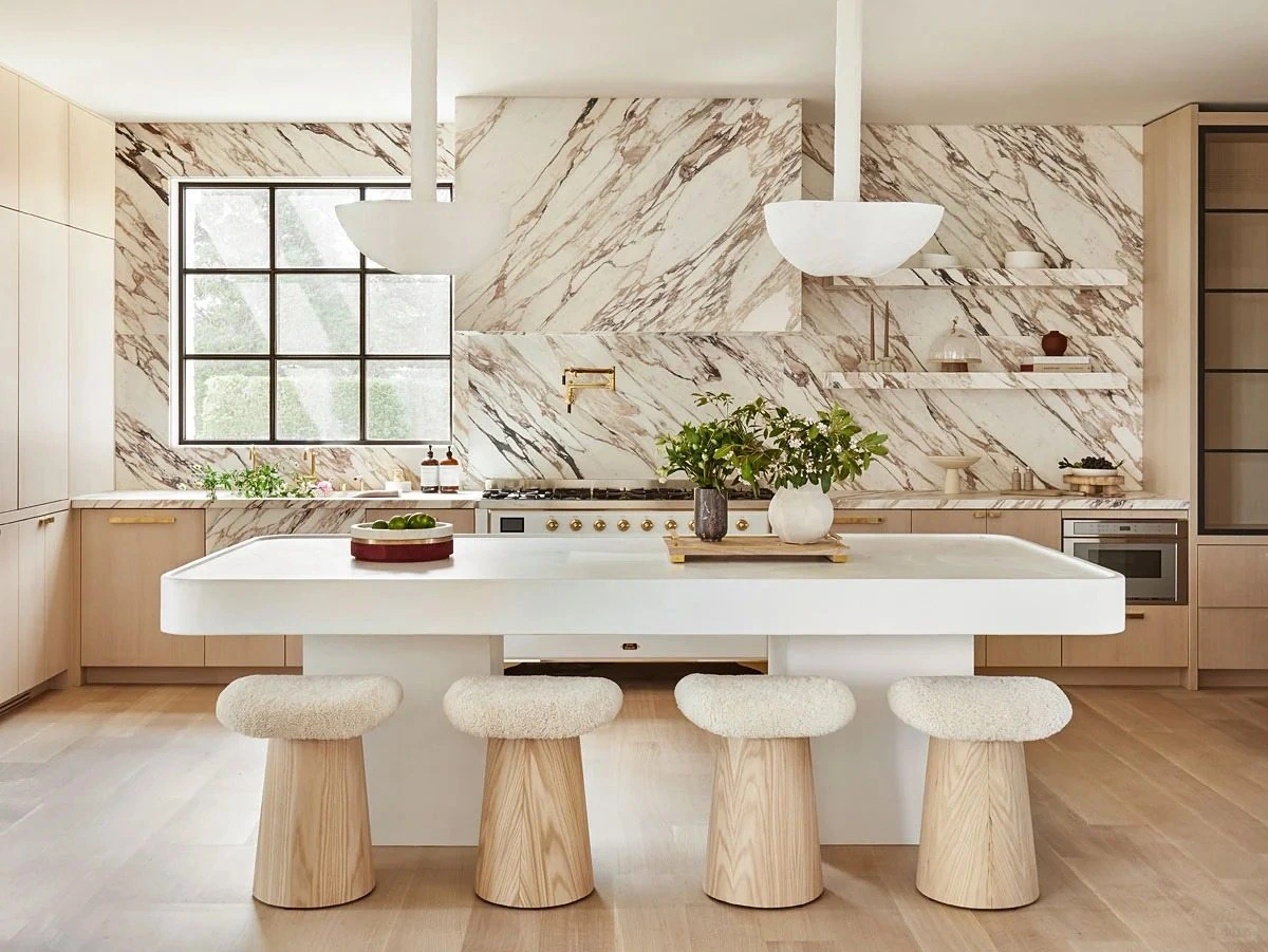 Modern residential interior inspiration, photograph 6